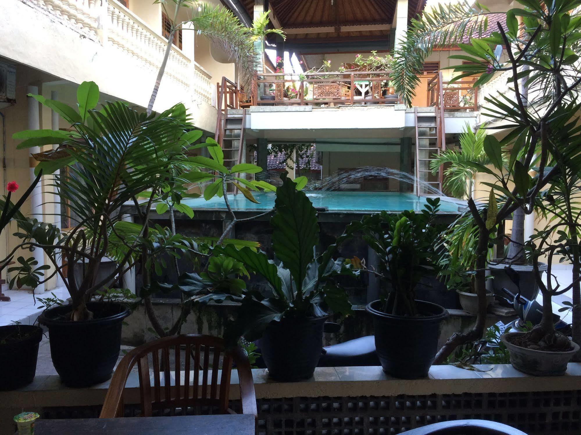 Rita Za Hotel Kuta  Exterior photo